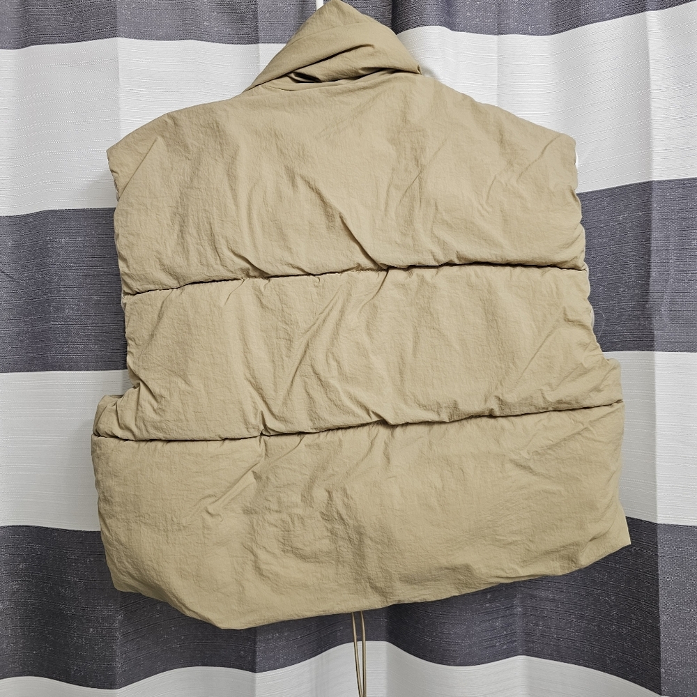 Chic Beige Puffer Vest - Picture 6 of 6
